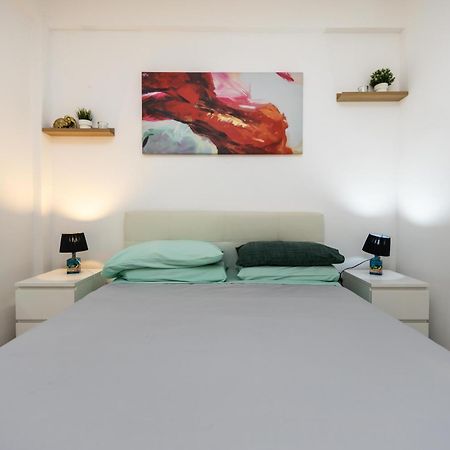 Lotus - Appartamento Sul Mare A Ostia Con Giardino Relax Ngoại thất bức ảnh