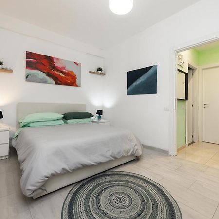 Lotus - Appartamento Sul Mare A Ostia Con Giardino Relax Ngoại thất bức ảnh