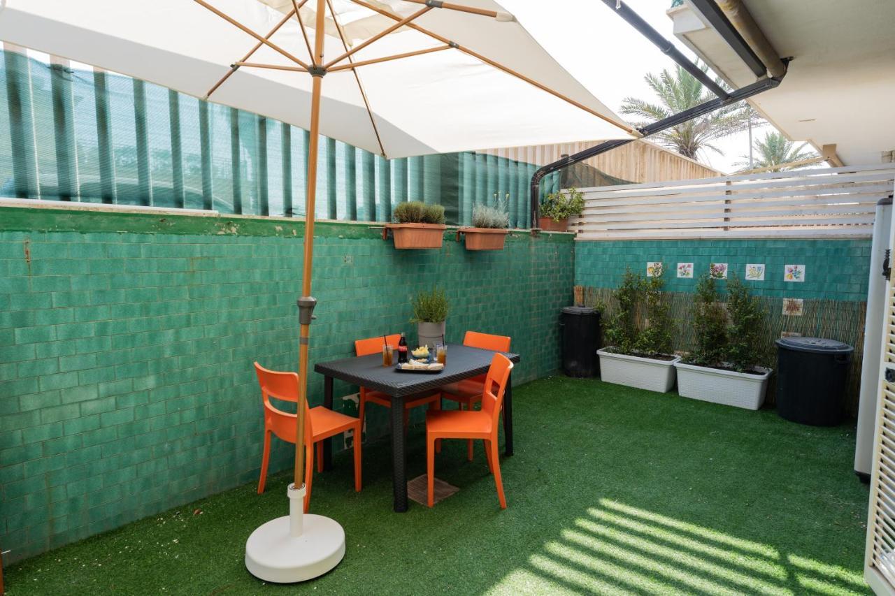 Lotus - Appartamento Sul Mare A Ostia Con Giardino Relax Ngoại thất bức ảnh