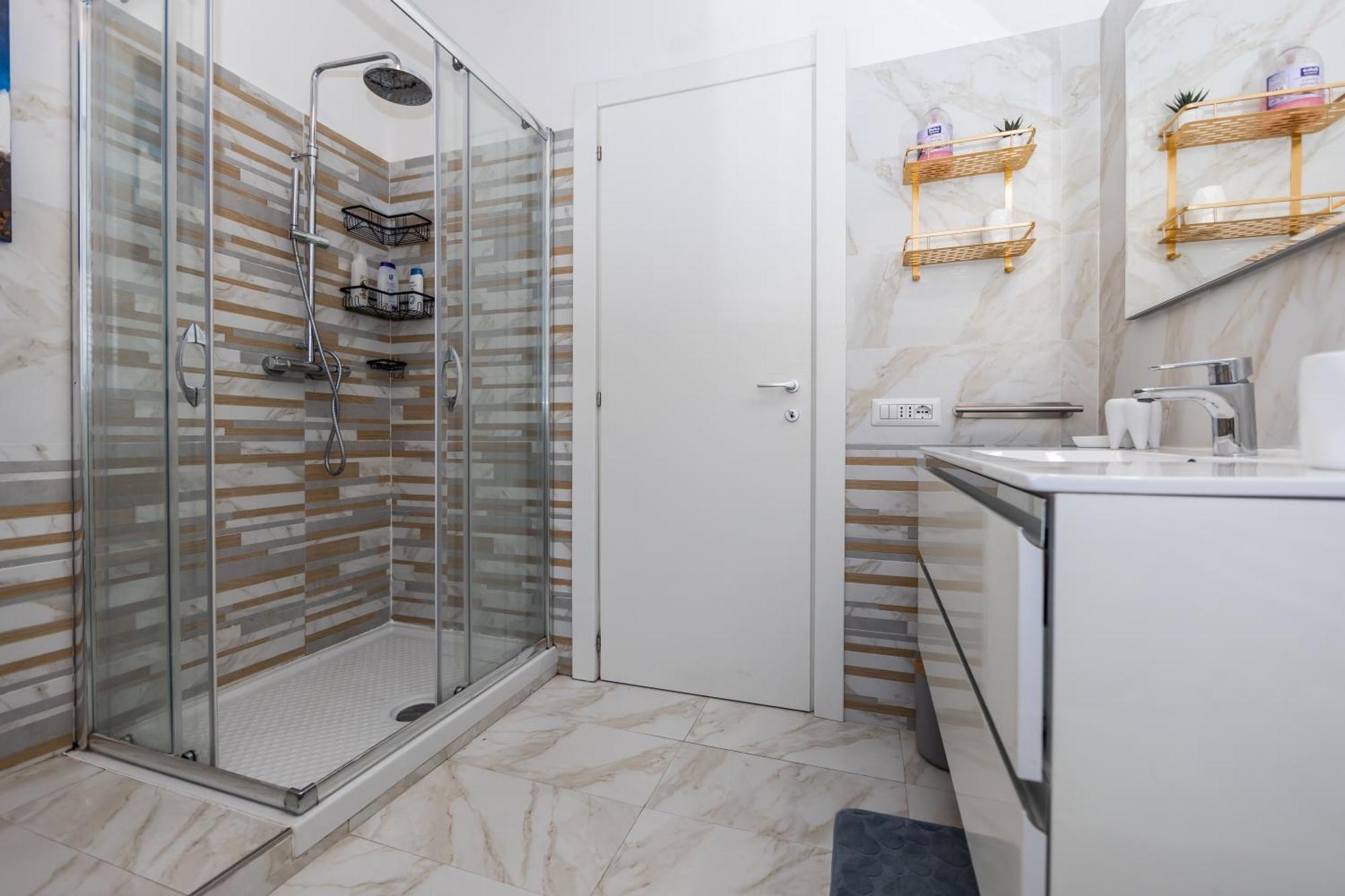 Lotus - Appartamento Sul Mare A Ostia Con Giardino Relax Ngoại thất bức ảnh